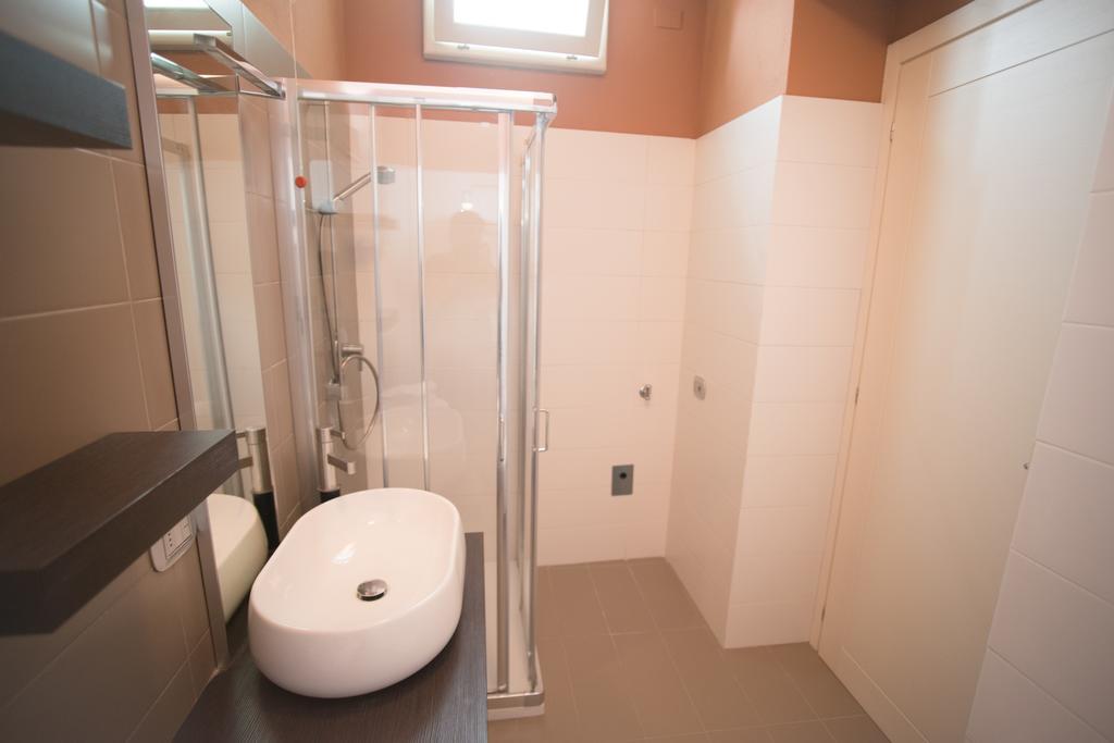 Lazise Boutique Apartment Lago E Relax Quarto foto